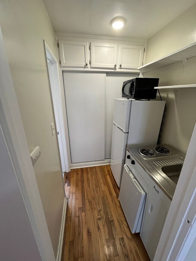 Interior Photo - 478 Landfair Ave