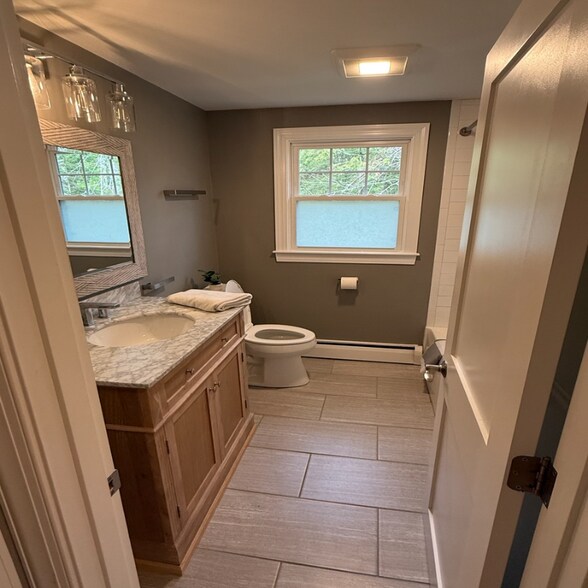 Building Photo - 3 Crystal Ln