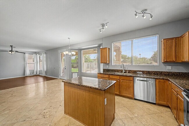 Building Photo - 6029 W Morrow Dr