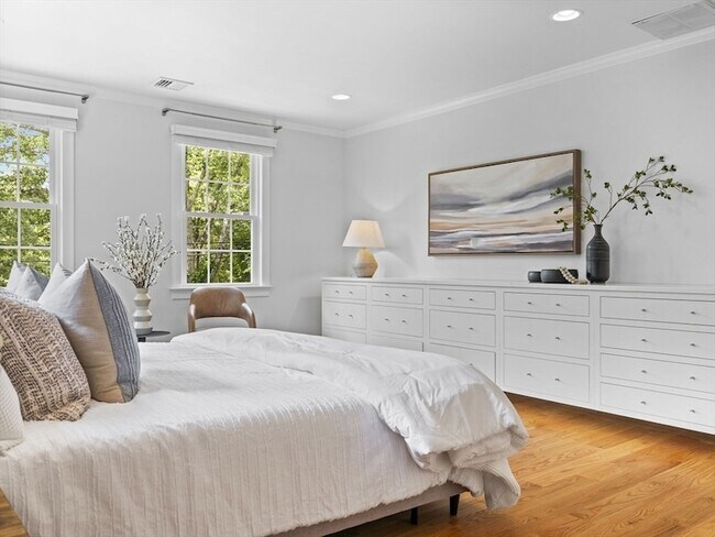 Building Photo - 93 W Goulding St