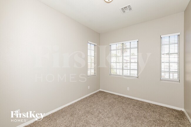 Building Photo - 7228 Buglehorn St