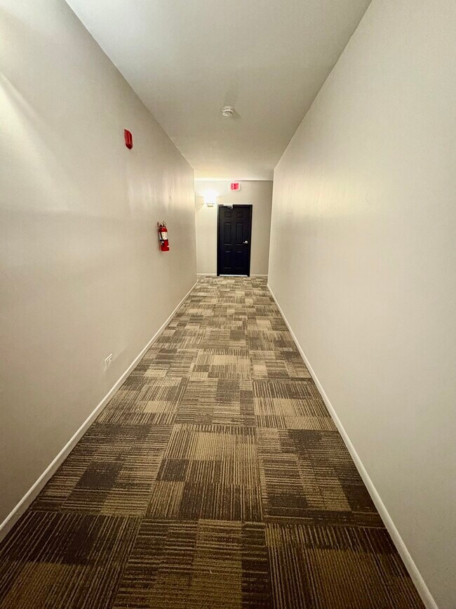 Building Photo - 1482 Stonebridge Cir