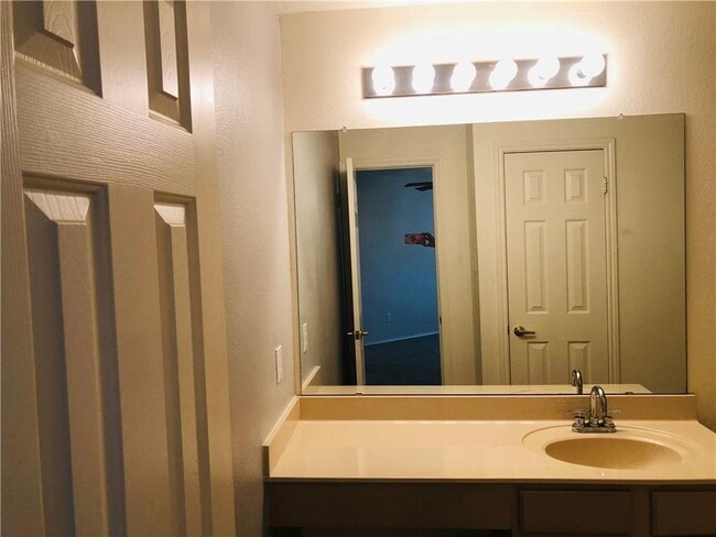 Building Photo - 1304 Water Spaniel Way