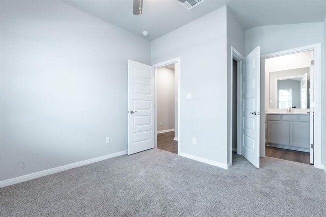 Building Photo - 2832 Mill Run Bnd