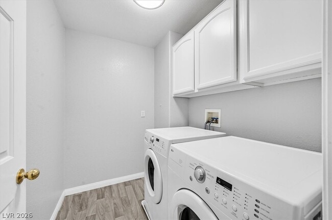 Building Photo - 10609 Austin Bluffs Way