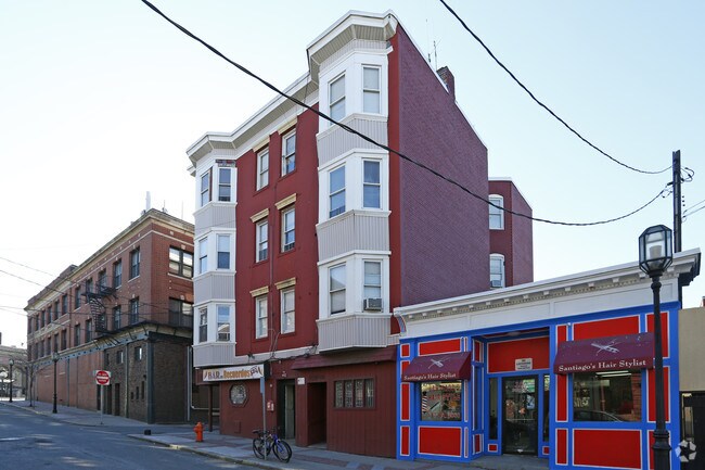 Building Photo - 16 5th