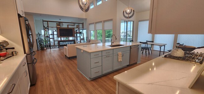 Building Photo - 2702 N Eagle St