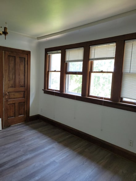 Building Photo - 6522 W Mequon Rd
