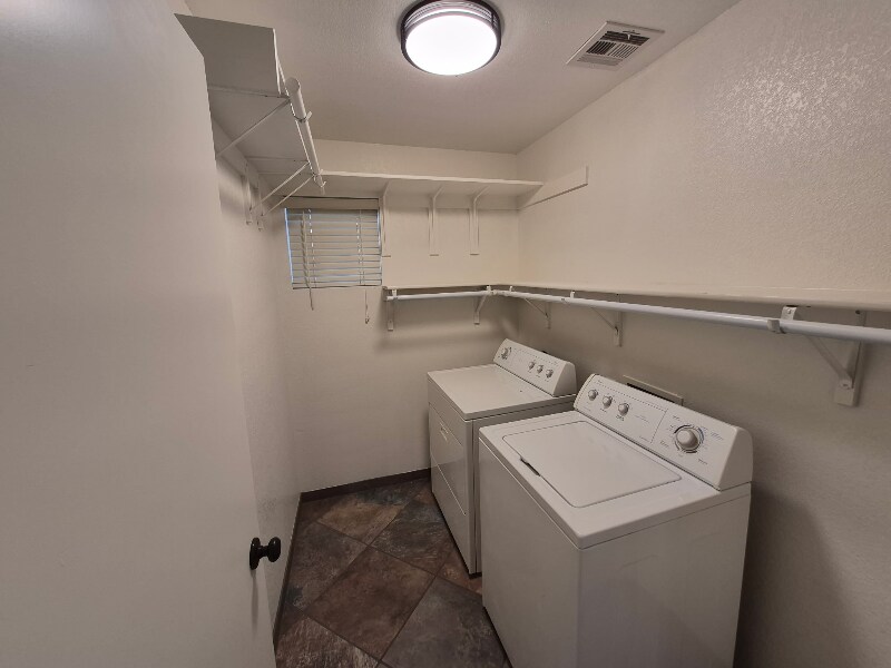 Building Photo - 6105 E 43rd Pl