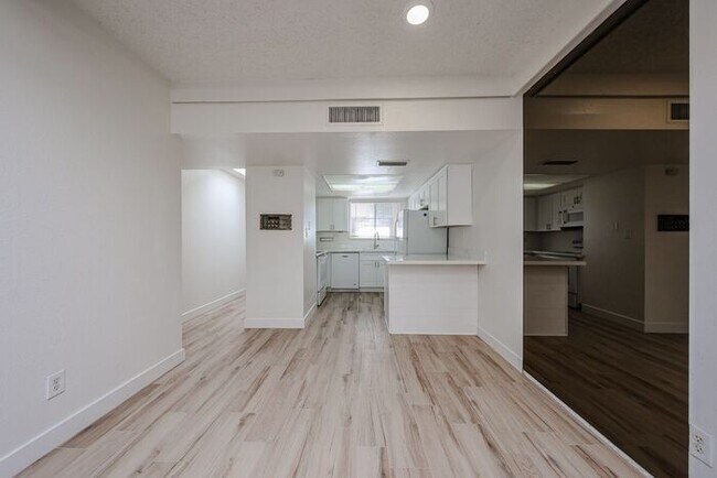 Building Photo - Amazing 3beds/2baths Townhome in Tempe!