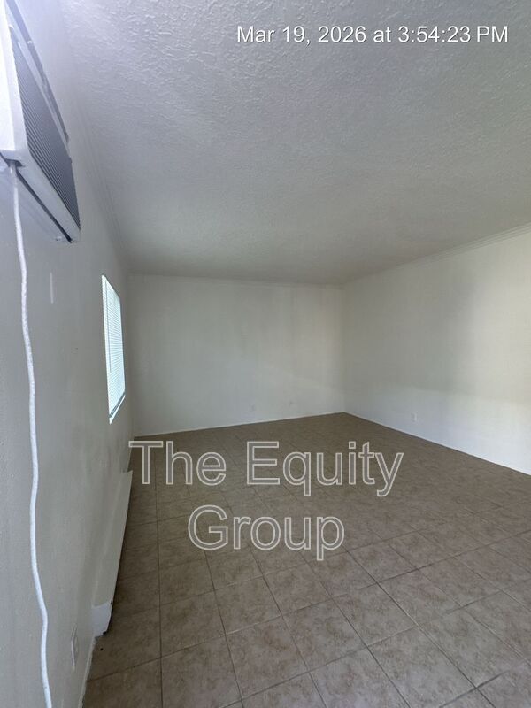 Building Photo - 570 S Richmond Ave