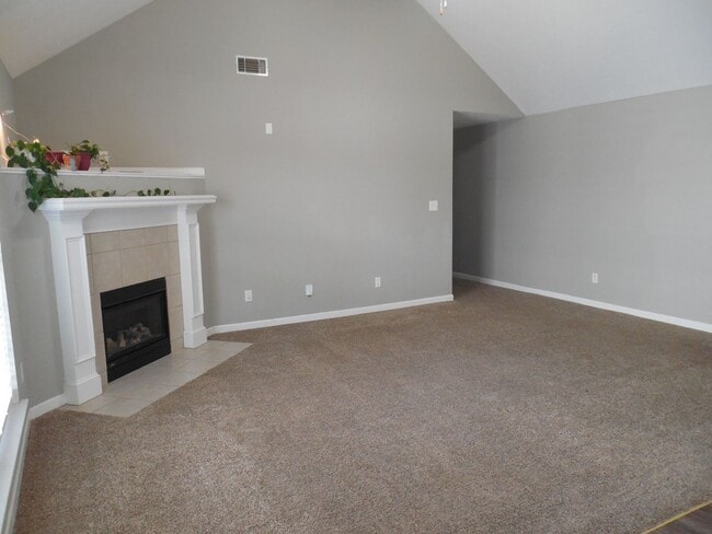 Building Photo - Available in Grovetown!