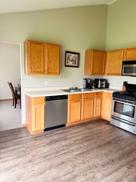 Building Photo - 7079 Sue Ct