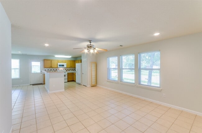 Building Photo - 3302 Legends Landing Dr