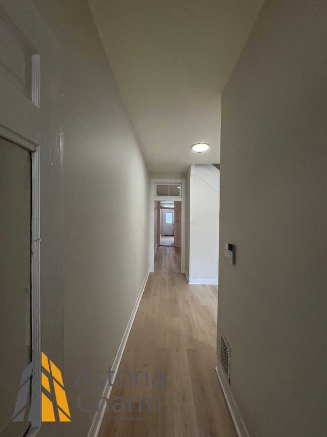 Building Photo - Updated 3-Bedroom Rental with Open Layout ...