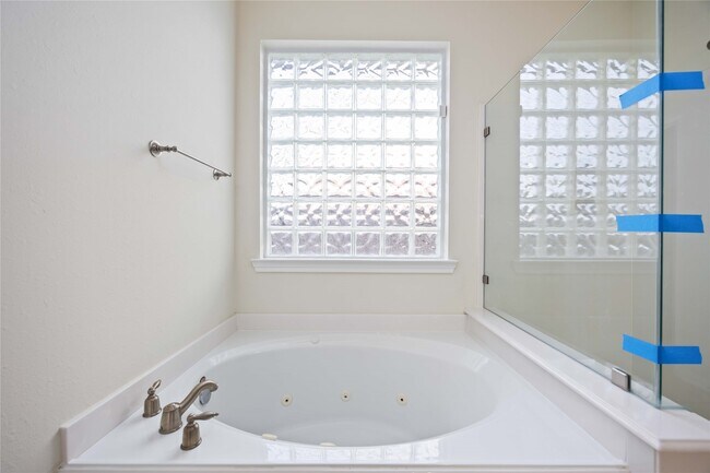 Building Photo - 24623 Blane Dr