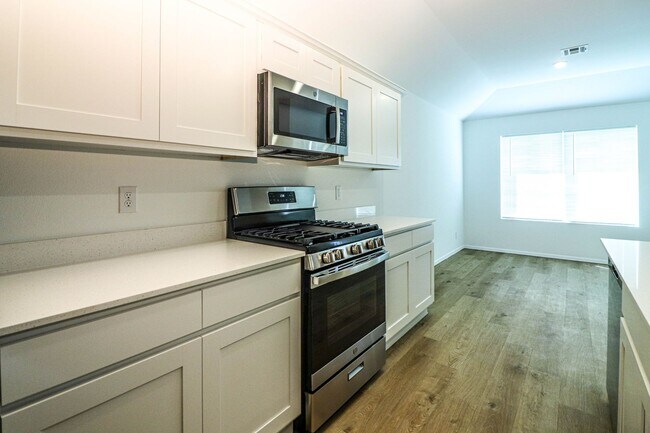 Building Photo - 3202 S 15th Pl
