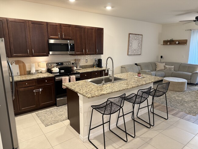 Building Photo - 2707 Suncoast Blend Dr