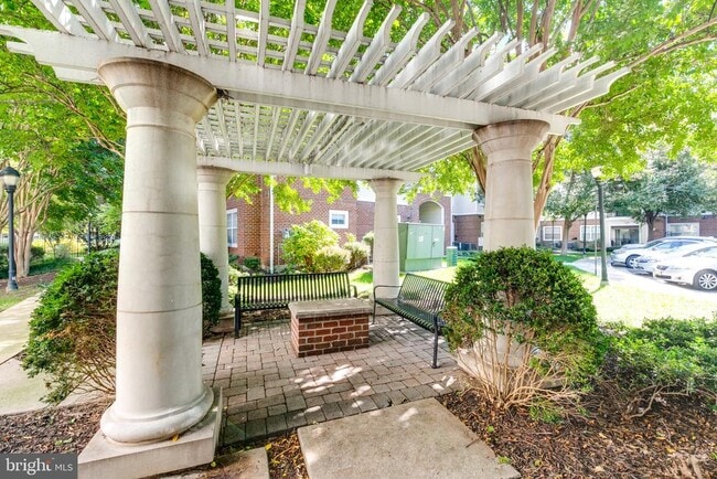 Building Photo - 12925 Centre Park Cir