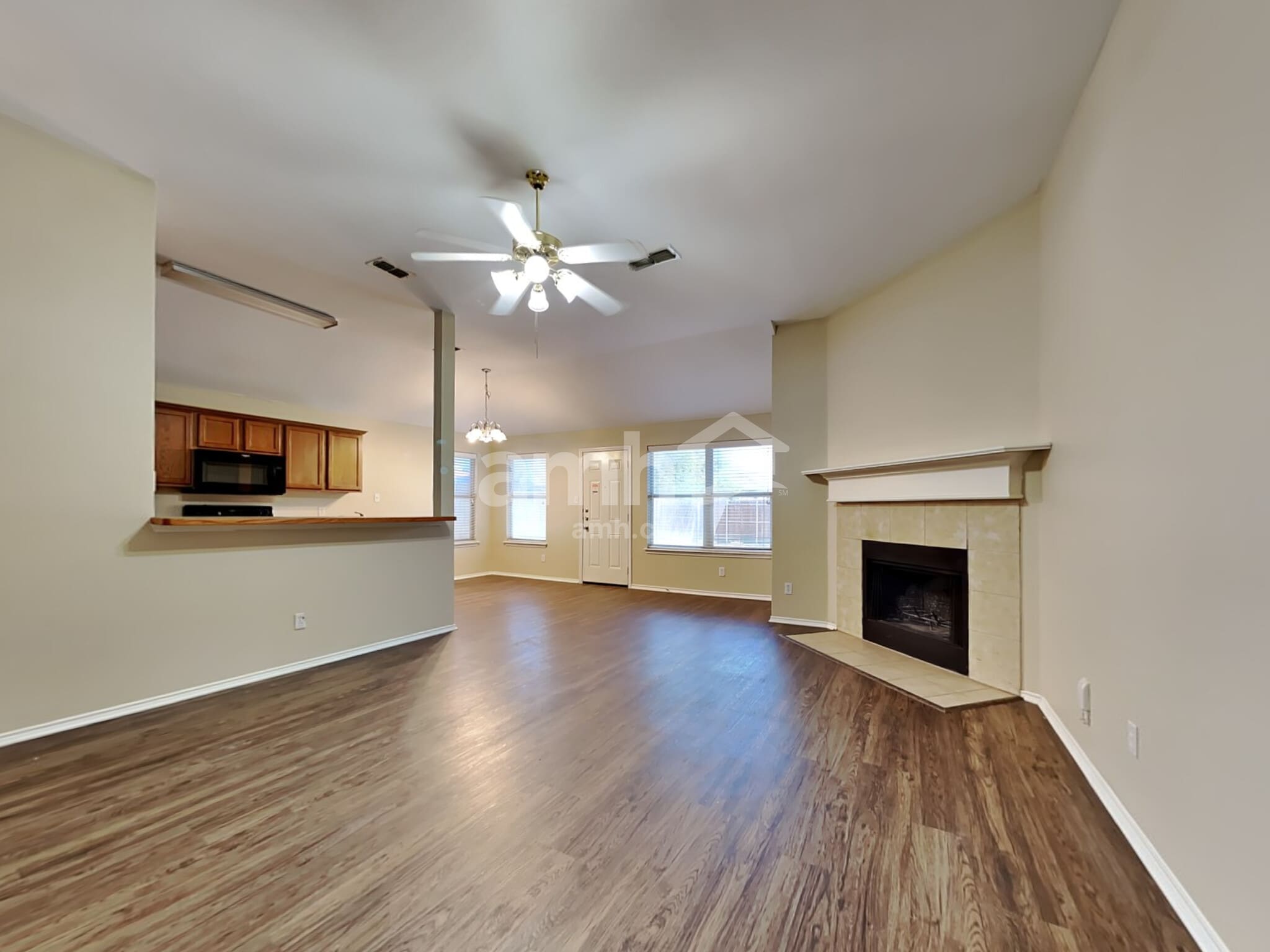 Building Photo - 1576 Sandhurst Dr