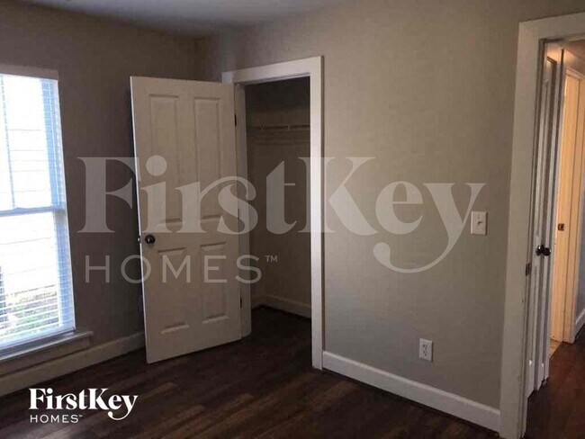 Building Photo - 153 Creekstone Tr