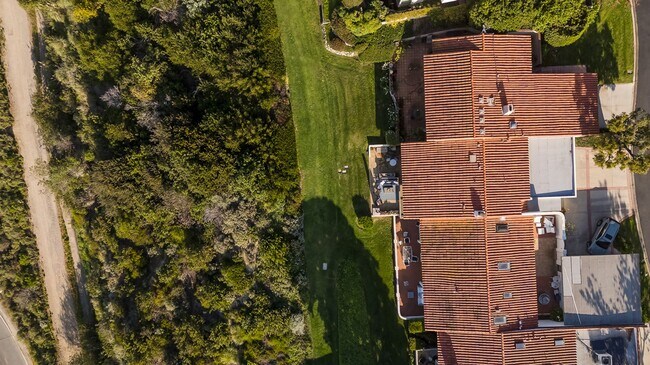 Building Photo - Newport Bluffs Front Row | Furnished Rental with Stunning Back Bay Views