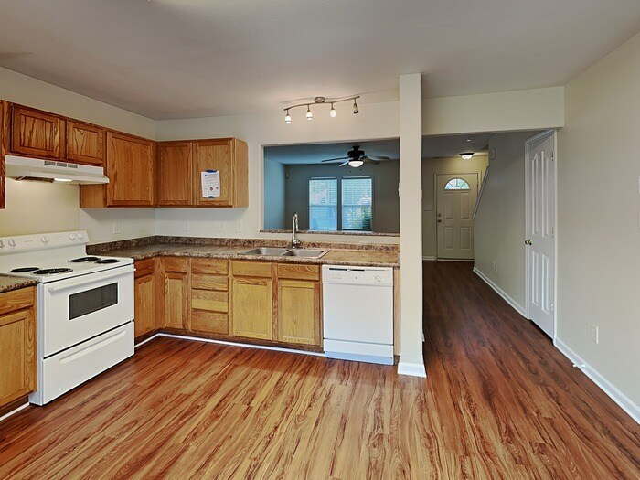 Building Photo - 2727 Oasis Ln