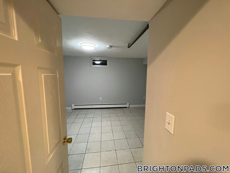 Building Photo - 72 Nonantum St