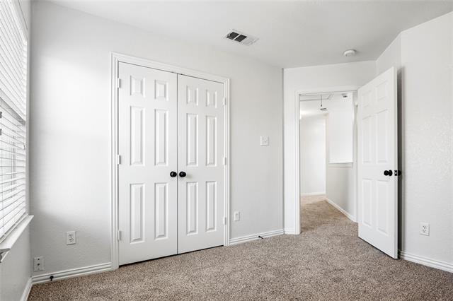 Building Photo - 2000 Webb Dr