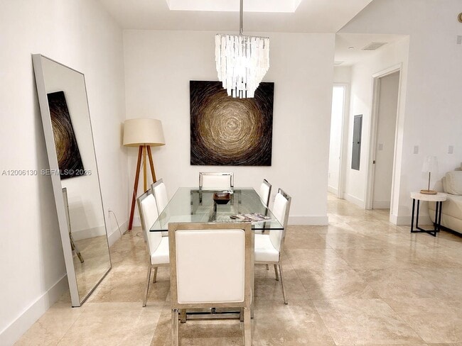 Building Photo - 15811 Collins Ave