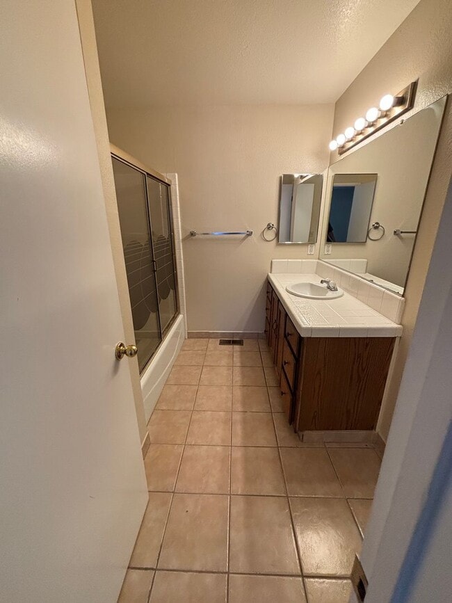 Building Photo - Spacious 4-Bedroom Home with Community Poo...
