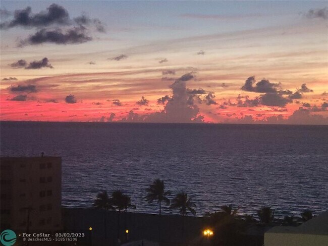 Building Photo - 801 S Ocean Dr