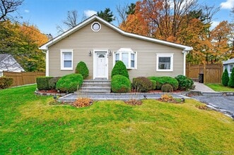 Building Photo - 913 Parkway Pl