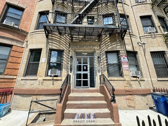 Building Photo - 647 Prospect Pl