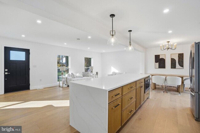 Building Photo - 10704 Howerton Ave