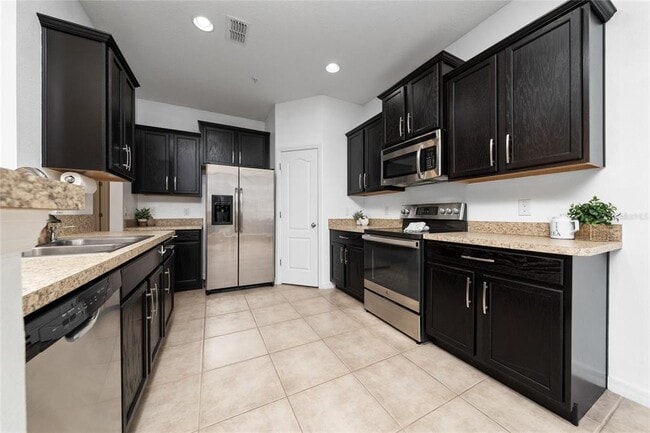 Building Photo - 6522 S Goldenrod Rd