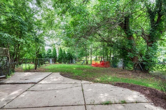 Building Photo - 1549 Revere Cir