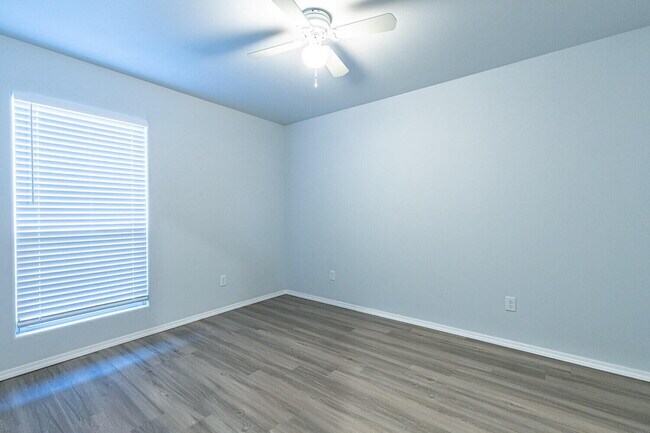 Building Photo - 8609 10th Pl