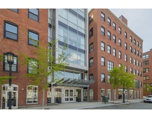 bulding front - 21 Wormwood St