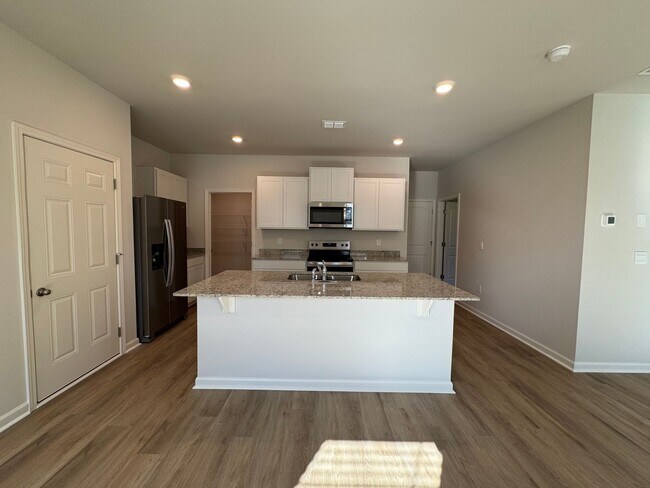 Building Photo - Brand New 5/3 House in Armuchee- $2,295