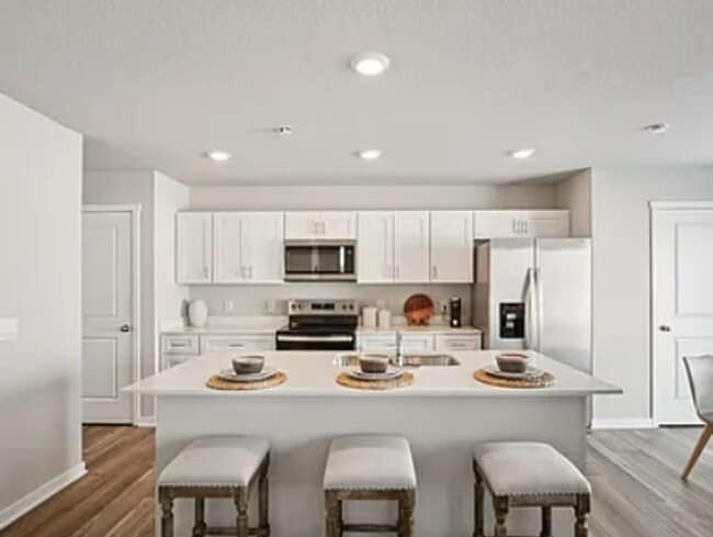 Building Photo - 353 Juniper Dr