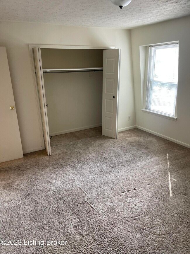 Building Photo - 404 N Hite Ave