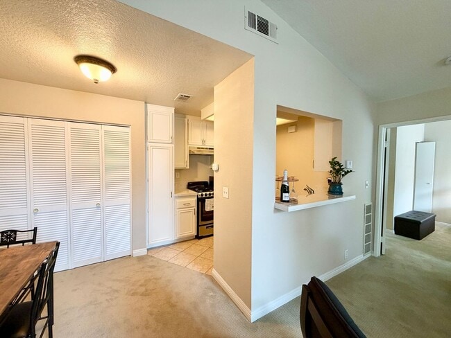 Building Photo - 76 Gavilan