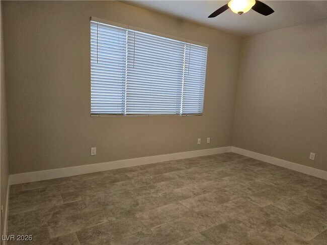 Building Photo - 993 White Glacier Ave