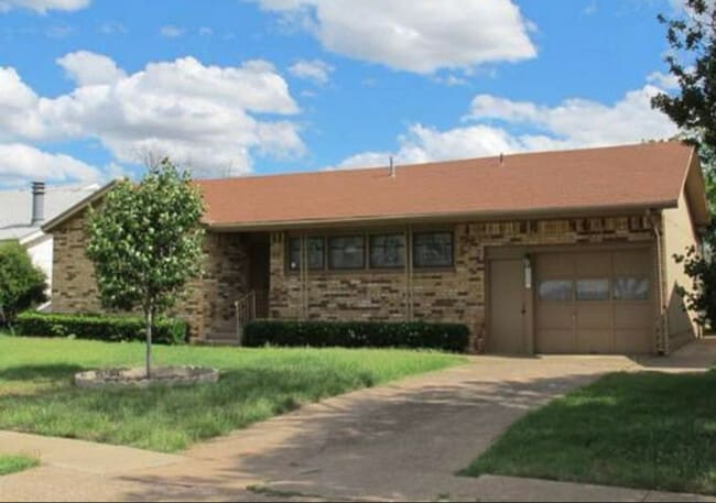 Primary Photo - 3027 Abbott Ave