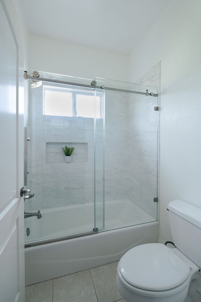 Building Photo - 8240 Sheffield Rd