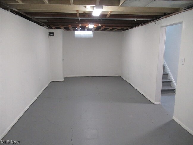 Building Photo - 86 Cowles Ave