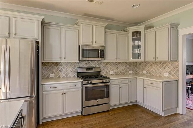 Building Photo - Executive home in popular Lewisville