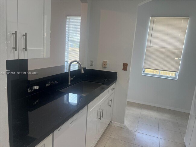 Building Photo - 4287 NE 9th St