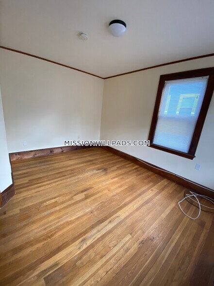 Building Photo - 178 Calumet St